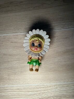 Barbie Thumbelina Twillerbabies Doll Daisy Flower -  Figure Only 2.5 2008